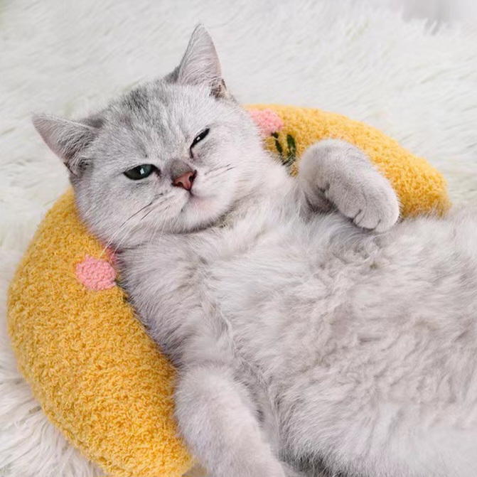 U Shaped Comfortable Neck Protector Sleeping Pillow for Pet cat & Puppy