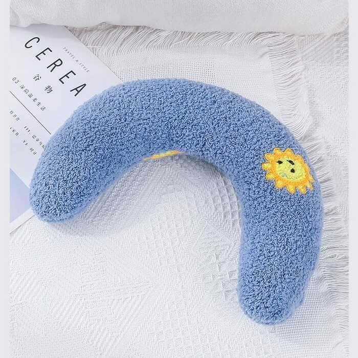 U Shaped Comfortable Neck Protector Sleeping Pillow for Pet cat & Puppy
