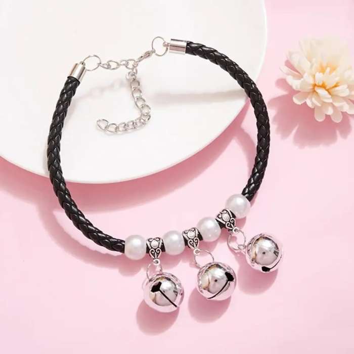 Stylish Triple Bell Adjustable Pet Collar with Removable Bell Pendant for Cats