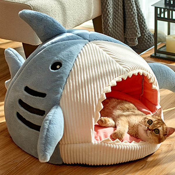 Enclosed Warm Pet Cat Comfortable Shark House