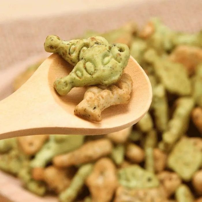 Hoopet Cat Biscuits WIth Catnip Edible Snacks for Teeth, Nutrition & Fattening For Cats 80g