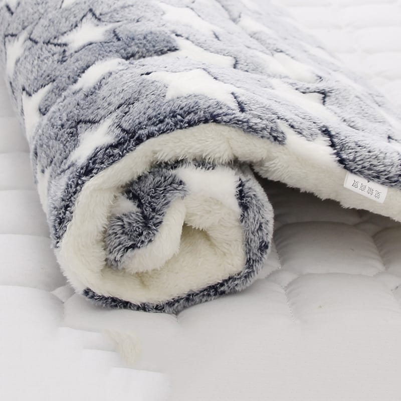 Pet Cat & Puppy Comfortable Plush Blanket Winter Bed For Pet